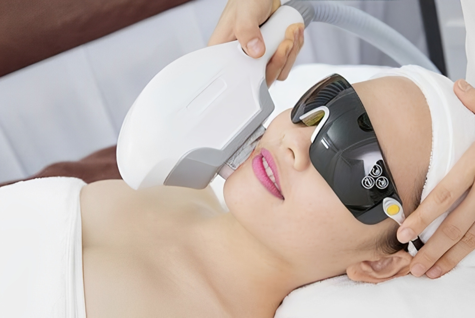 TRIỆT LÔNG MẶT - 10 BUỔI - 20 PHÚT